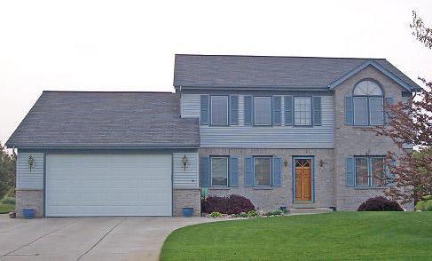 8262 S Park View Ct., Oak Creek, WI 53154