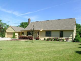 3220 W Puetz Rd., Franklin, WI 53132