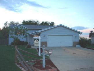 10420 W White Manor, Caledonia, WI 53126