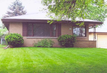 2416 N 112th, Wauwatosa, WI 53226