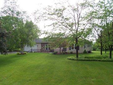 6325 Glen Ct., West Bend, WI 53095