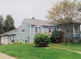 202 W Center St, Saukville, WI 53080