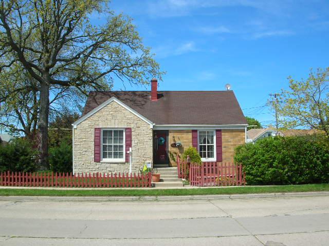 1124 Romayne Ave, Racine, WI 53402