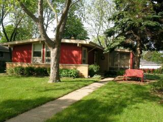 5674 S Honey Creek, Milwaukee, WI 53221