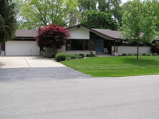 6850 N Glen Shore Dr., Glendale, WI 53209