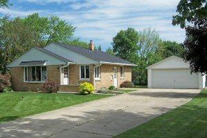 13800 W Green Meadow Dr., New Berlin, WI 53151