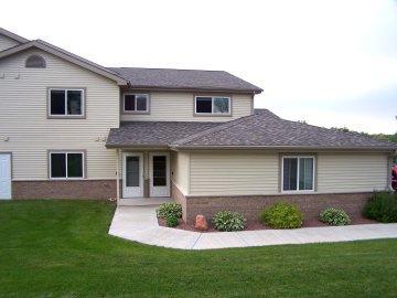 850 Evergreen Dr. #1, Hartford, WI 53027
