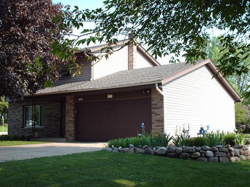 10525 W Howard Ave., Greenfield, WI 53228