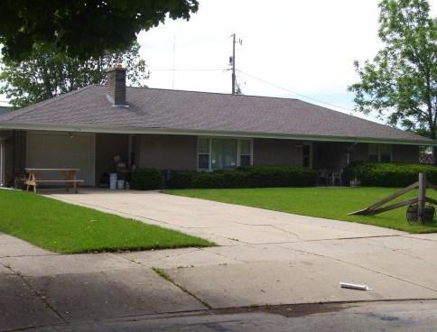2710 West Lawn Ave, Racine, WI 53405