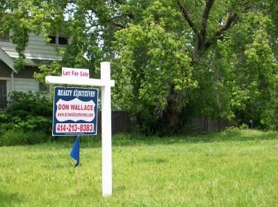 1410 E Boylston, Milwaukee, WI 53202