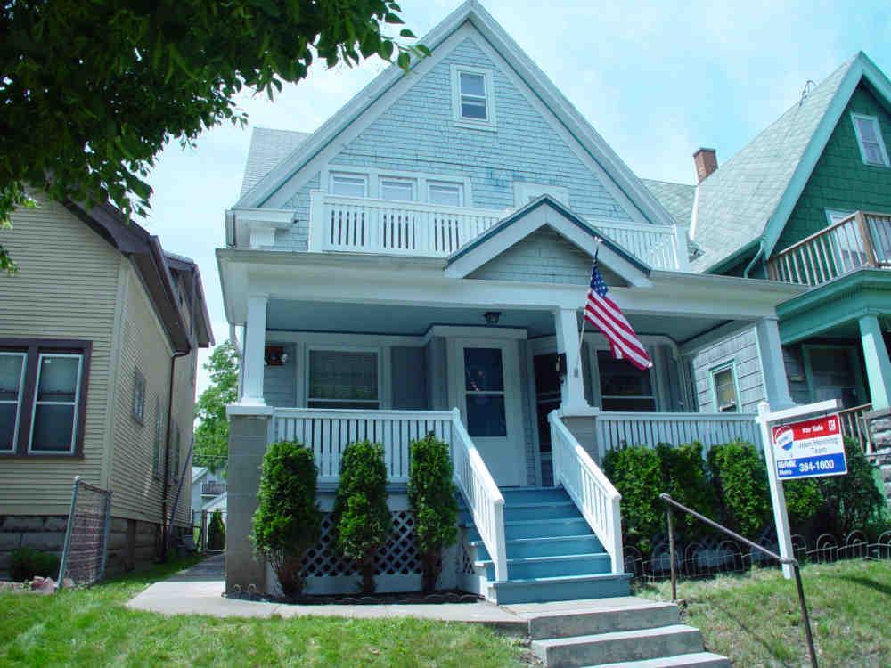 2621 N 37th St, Milwaukee, WI 53210