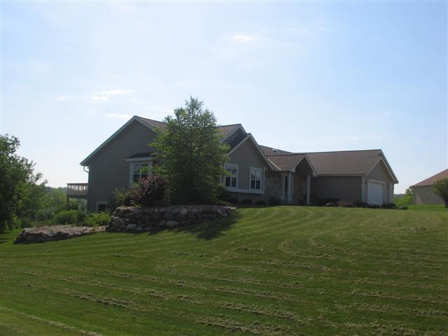 W252S7460 Brookside Cir., Vernon, WI 53189