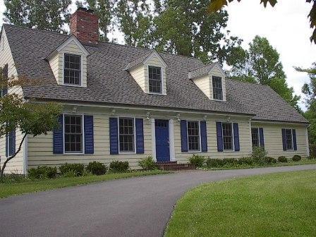 712 W Auburn Ct., Mequon, WI 53092