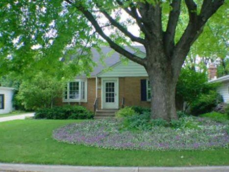 2339 N 115th St., Wauwatosa, WI 53226