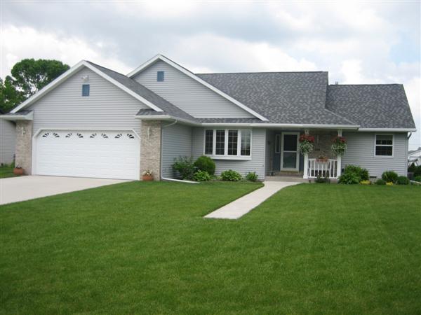 838 Delta St., Cleveland, WI 53015
