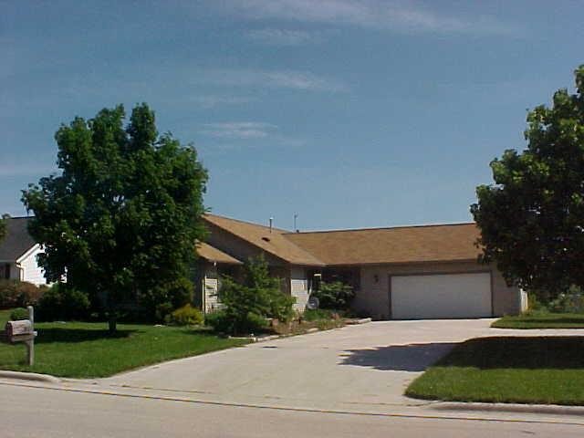 112 S Hills Dr, Plymouth, WI 53073