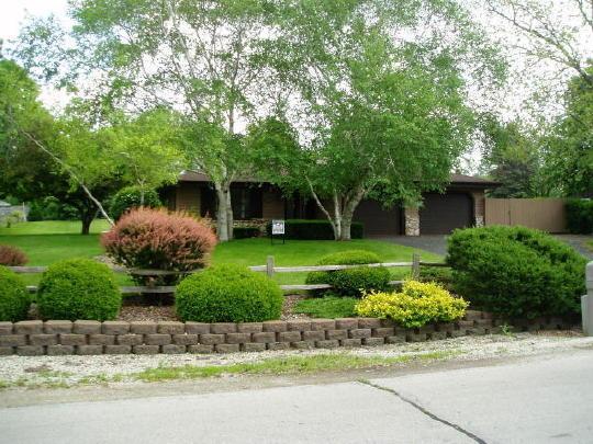 4130 S 103rd St., Greenfield, WI 53228