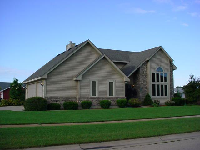 813 Estate Dr, Twin Lakes, WI 53181