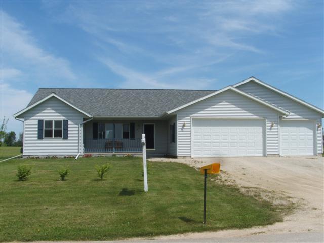 703 Countryside Ct., Fairwater, WI 53931