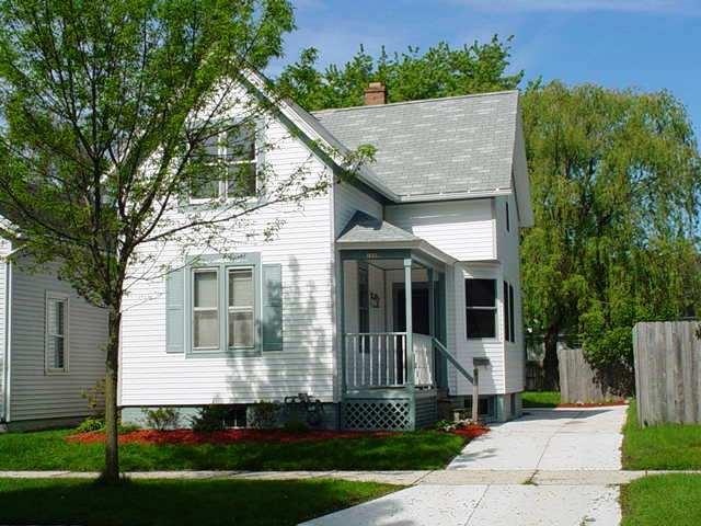 1328 N 4th St., Sheboygan, WI 53081
