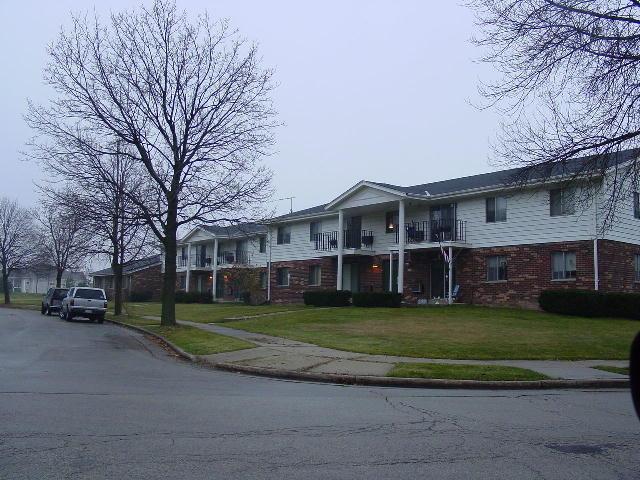 1311 Fleetfoot, Waukesha, WI 53186