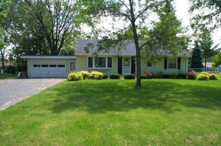 14201 W Gatewood Dr., New Berlin, WI 53151