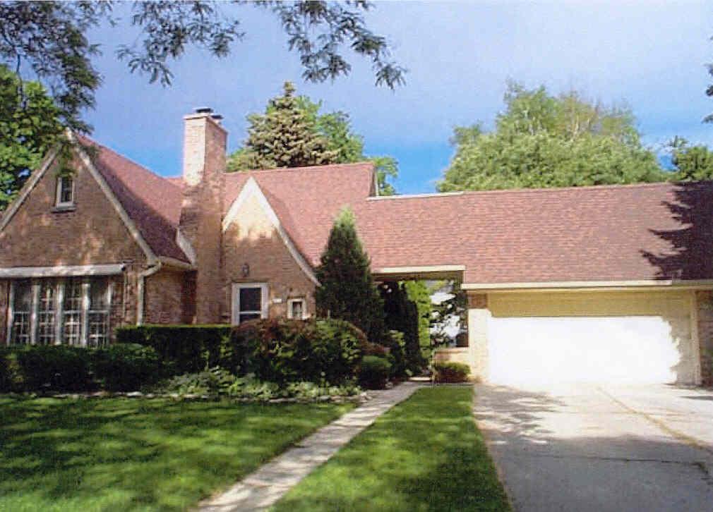 2468 N 84th St., Wauwatosa, WI 53226