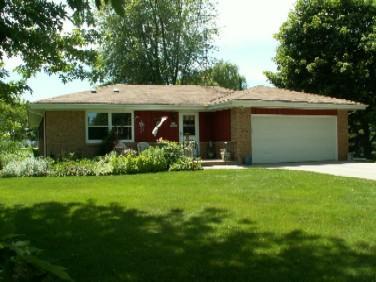 N58W39641 Sunnyfield Dr., Oconomowoc, WI 53066