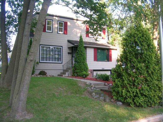 924 S 105th St., West Allis, WI 53214