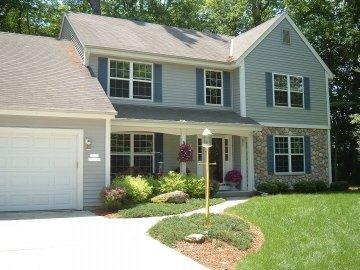 N115W19779 Woodland Dr, Germantown, WI 53022