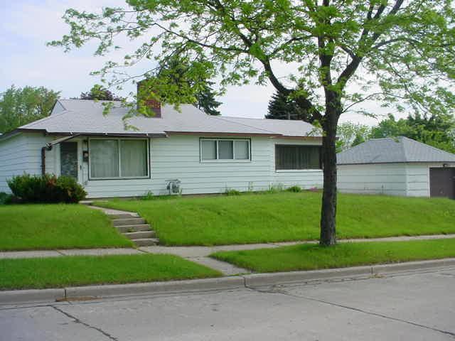 5028 W Dakota St., Milwaukee, WI 53219