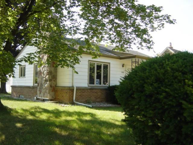 4905 N Iroquois Ave., Glendale, WI 53217