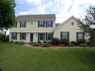 W169N4960 Heritage Ct., Menomonee Falls, WI 53051