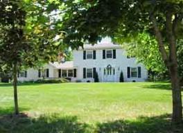 241 Ski View Ct., Slinger, WI 53086