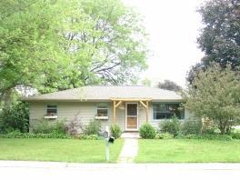 1205 Lily Rd., Oconomowoc, WI 53066