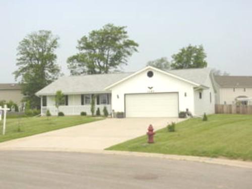 1162 W Bluestem Ct, Elkhorn, WI 53121