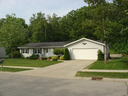 792 Ridge View Dr., Hartford, WI 53027