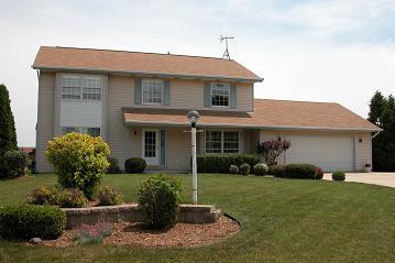 3972 S 96th St., Greenfield, WI 53228