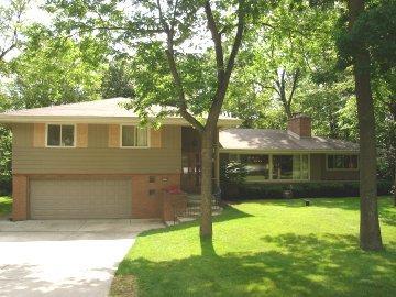 11925 Indiantl, Hales Corners, WI 53130