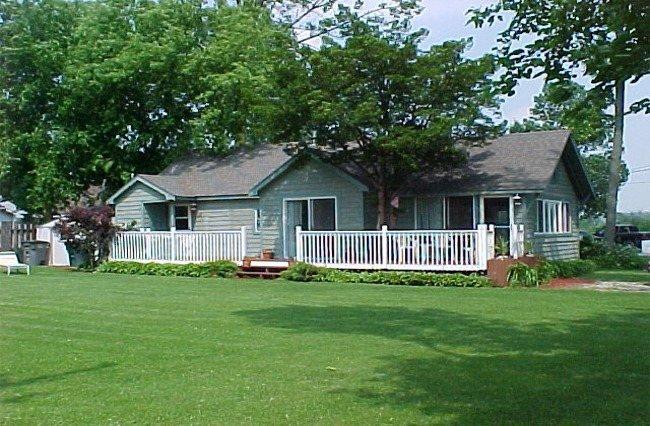W3703 Lake Shore Dr., Geneva, WI 53147
