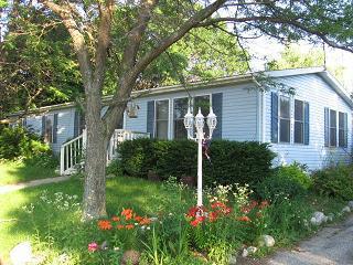 109 Eastown Manor, Elkhorn, WI 53121