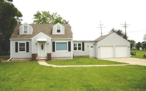 4122 S 84th St, Greenfield, WI 53228