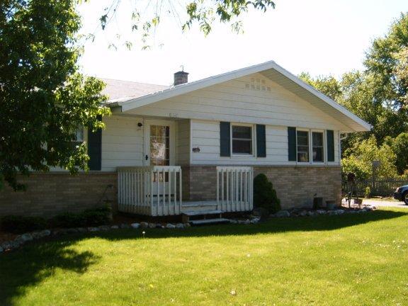 1147 W Wisconsin Ave., Oconomowoc, WI 53066