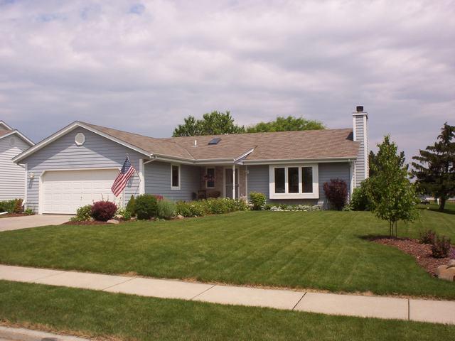 680 Fox Run Dr., Saukville, WI 53080