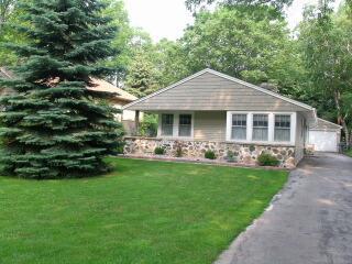 5719 N River Forest, Glendale, WI 53209