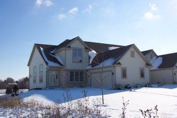 W162N5560 Westwind Dr, Menomonee Falls, WI 53051