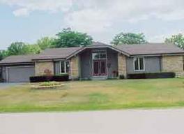 2417 W Lagoon Ct., Mequon, WI 53092