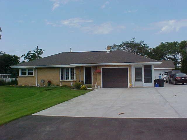 3415 S 100th St., Greenfield, WI 53227