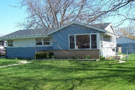 5620 S Honey Creek Dr., Milwaukee, WI 53221