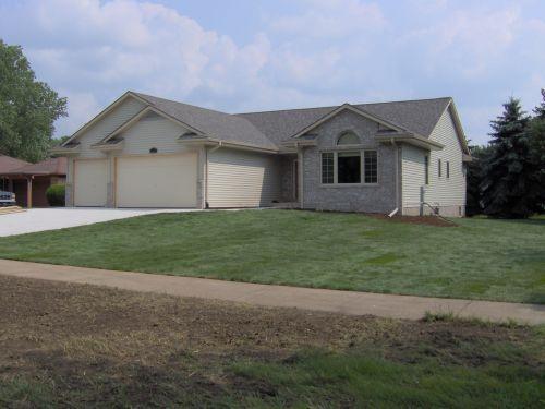 1903 Summit Ave., Waukesha, WI 53188